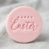 Bring your Easter bakes to life with this Happy Easter cookie stamp and matching cutter. Perfect for sugar cookies, biscuits, fondant or cupcake toppers – ideal for Easter hampers, school bake sales and family baking days.