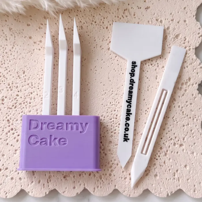 personalised-cake-scraper-set-holder (1) Personalised Cake Decorating Scraper Set with Holder | 5 Piece Two-Tone Set
