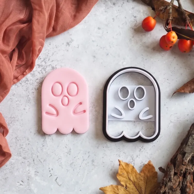 surprised ghost cookie cutter embosser Surprised Ghost 2-in-1 cookie cutter and embosser for Halloween baking