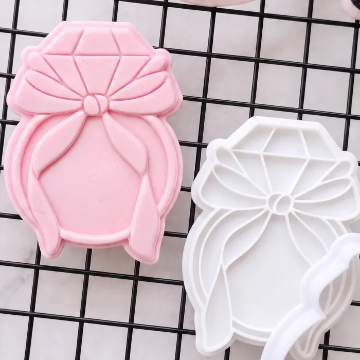 Big Bow Plaque Cookie Cutter & Embosser Set (1) Big Bow Plaque Cookie Cutter & Embosser Set