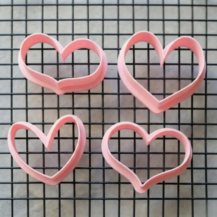 et of 4 modern heart cookie cutters for dough and fondant